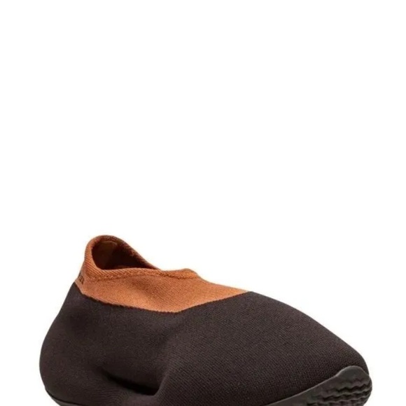 Adidas YZY Knit RNR in Black and Brown men 10.5 - Picture 2 of 7